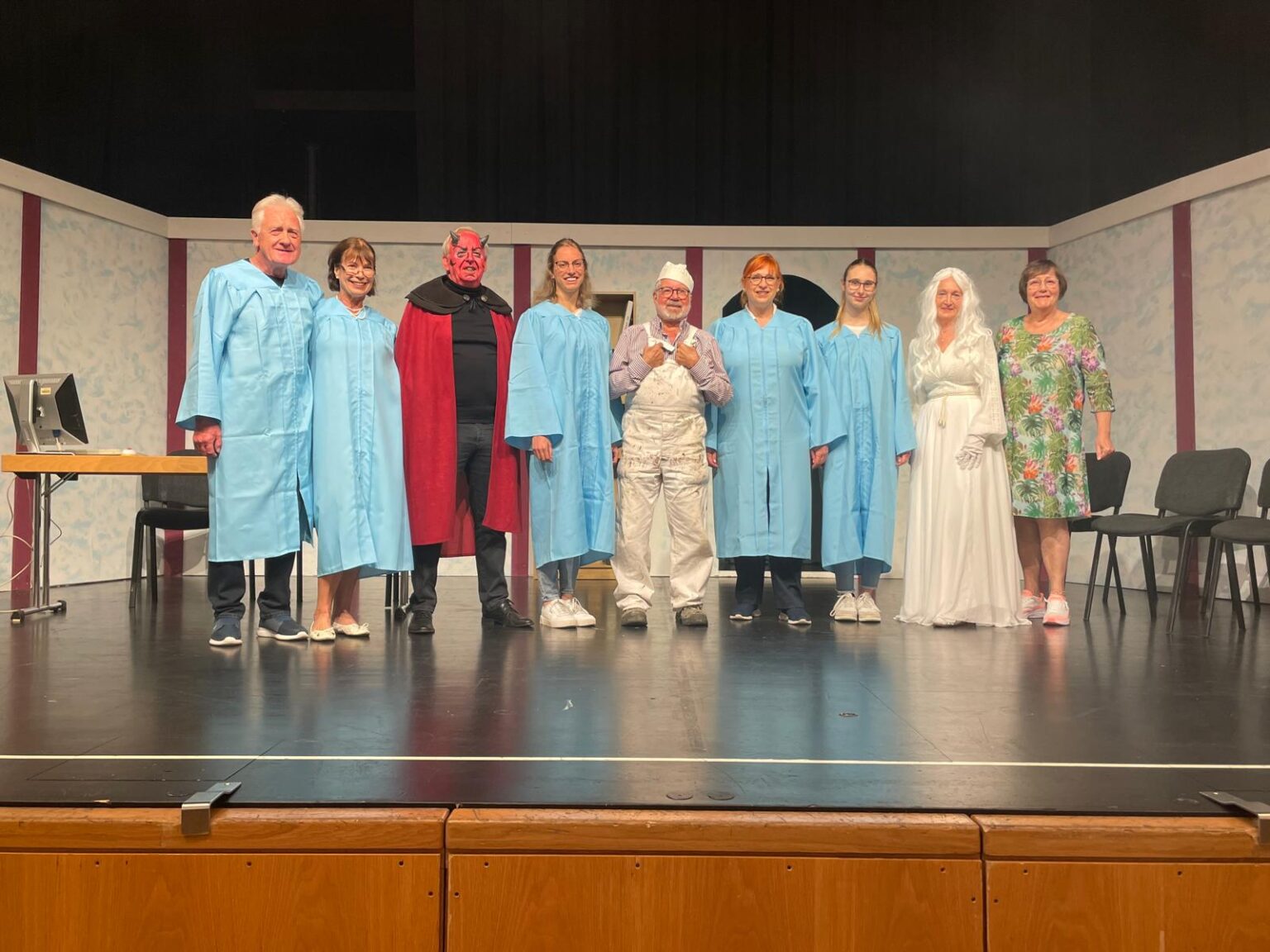 Premiere geglückt – Standing Ovations für „Wo zur Hölle geht’s zum Himmel?“